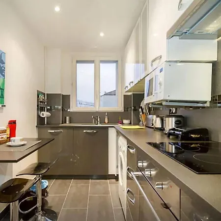 With Air Conditioner Apartman Boulogne-Billancourt
