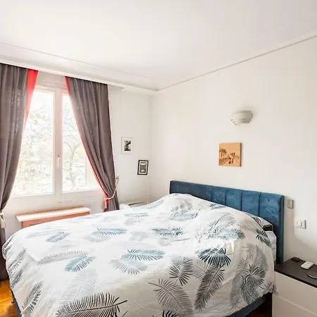 With Air Conditioner Boulogne-Billancourt